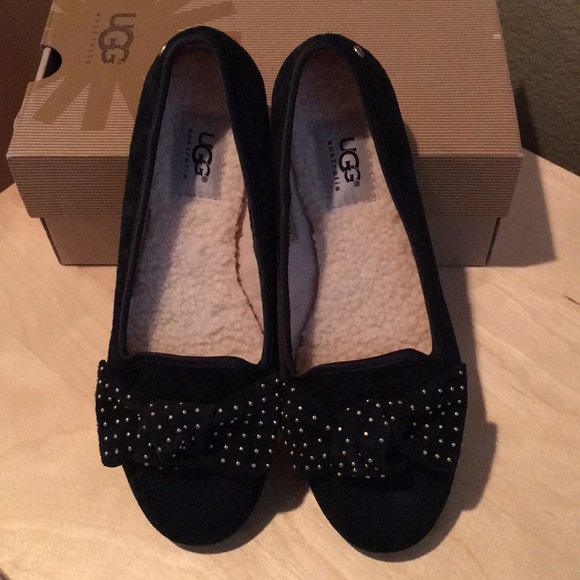 Ugg Alloway Flat w/ Studded Bow - Picture 2 of 7